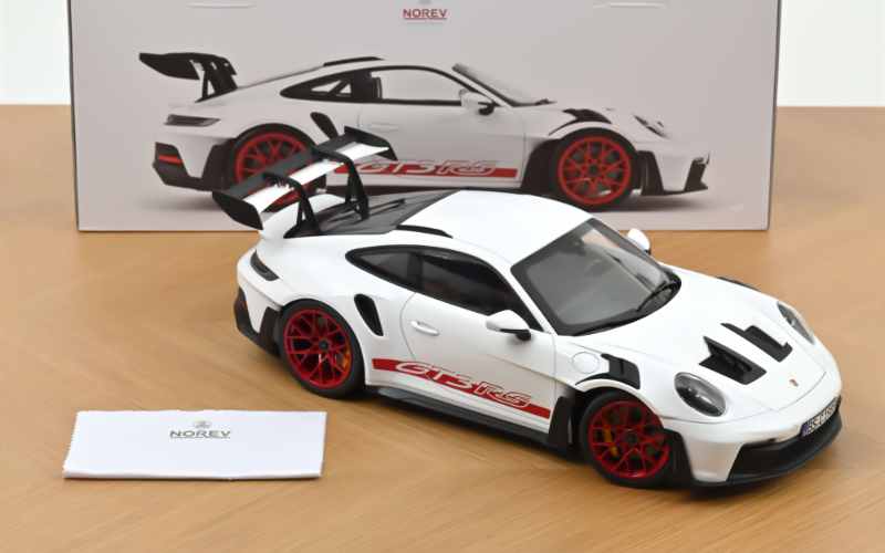 Porsche 911 GT3 RS ミニカー 1/12 Porsche 911 GT3 RS 2022 wit in 1:12 | NOREV Modellauto