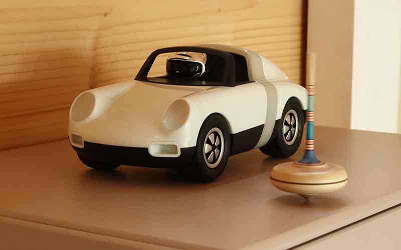 Playforever Luft Pfeiffer Weiss | Spielzeugauto im Größenverhältnis