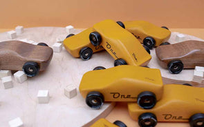 Holzautos North Shape nachhaltiges Holzspielzeug Gruppenbild