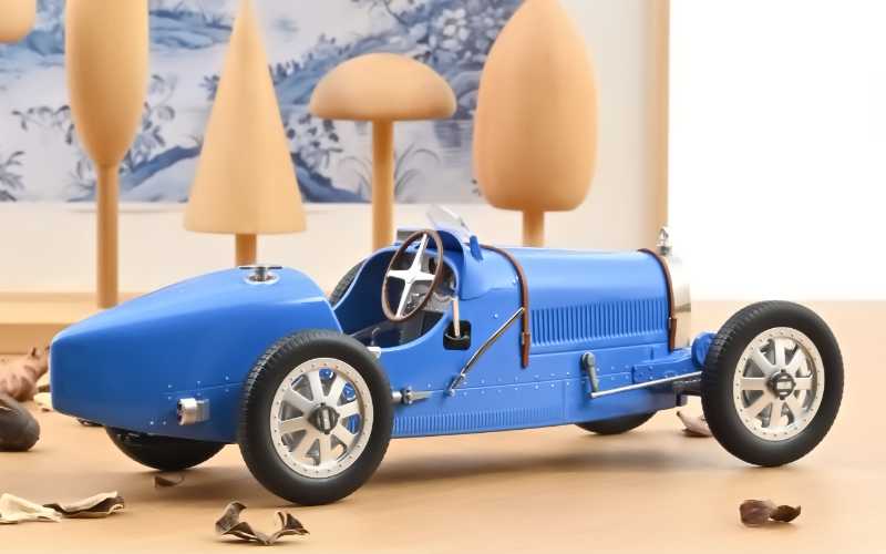 Model car Bugatti T35 1925 Blue in scale 1:12 | NOREV