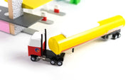 Holz-Tanklastwagen „Rocket Fuel Tanker“ von Candylab Toys
