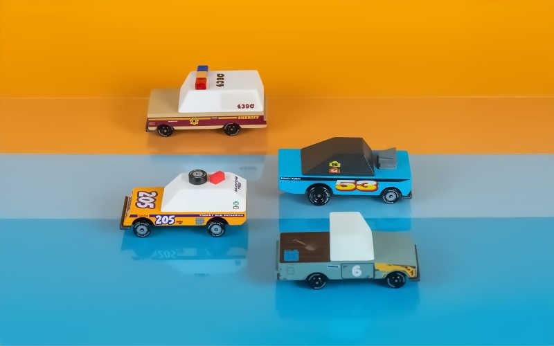 Candycar Toons Rust Patrol 4-Pack Set von Candylab Toys – robuste Holzautos im Stockcar-Design