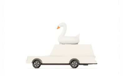 Candylab Toys White Swan mit weißem Gummi Schwan auf dem Dach | Candycar® Holzauto