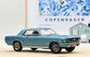 Modellauto eines Ford Mustang Coupé 1965 (Türkis) | Norev 1:18 Automodelle