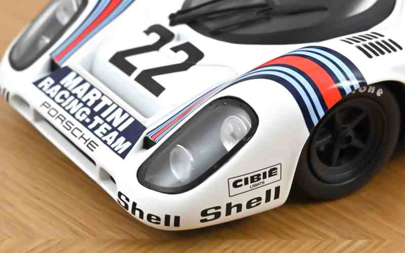 オートアート1/18 ポルシェ 917L MARTINI TEAM #21 Amalgam reveal Porsche 917 with Martini livery at 1:18 scale