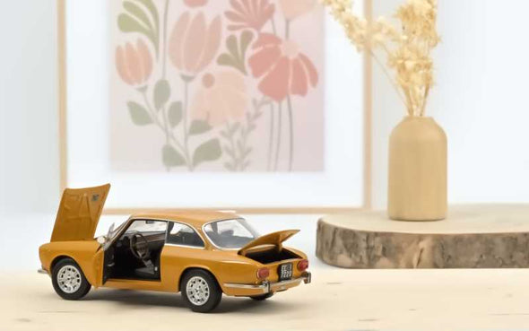 Norev Modellauto Alfa Romeo 1750 GTV in Gelb | Automodelle im Maßstab 1:18