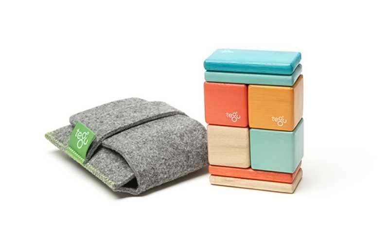 Tegu Magnetbausteine 8 Stück bunte Holzbausteine mit praktischer Tasche