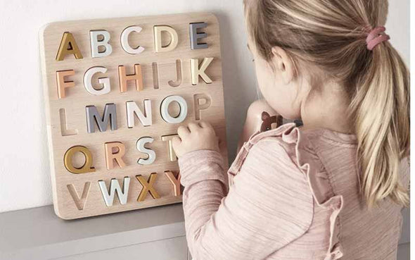 ABC Puzzle aus Holz von Kids Concept