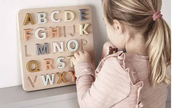 ABC Puzzle aus Holz von Kids Concept