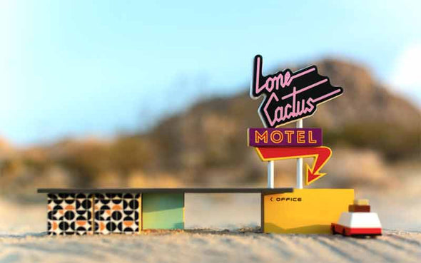 Candylab Toys Candycar Lone Cactus Motel aus Holz