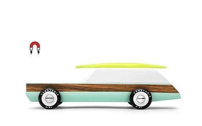 Candylab Toys Woodie Redux Holzspielzeug | Design Holzauto mit magnetischem Surfbrett aus Holz