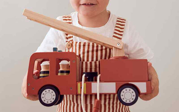 Feuerwehrauto aus Holz von Kid's Concept Aiden Holzspielzeug