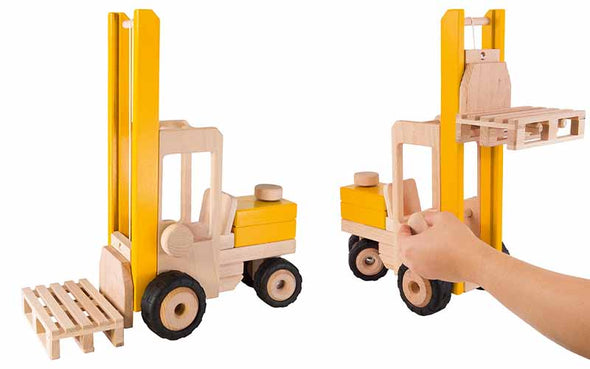 Gabelstabler von Goki mit Spielzeugpalette | Holzspielzeug Baumaschinen