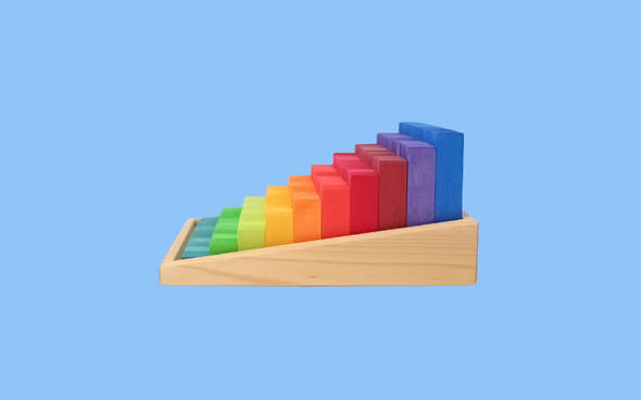 Grimms Stufenzählstäbe (klein) | Baukasten mit 100 bunten Holzbausteinen in Regenbogenfarben
