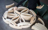 Holzbausteine von Abel Blocks | 24 große Holzbausteine aus unbehandeltem Holz in der typischen runden Form für Abel Holzspielzeug