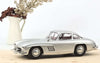 Mercedes Benz 300 SL silber Automodell im Maßstab 1:12 | Norev Modellfahrzeuge