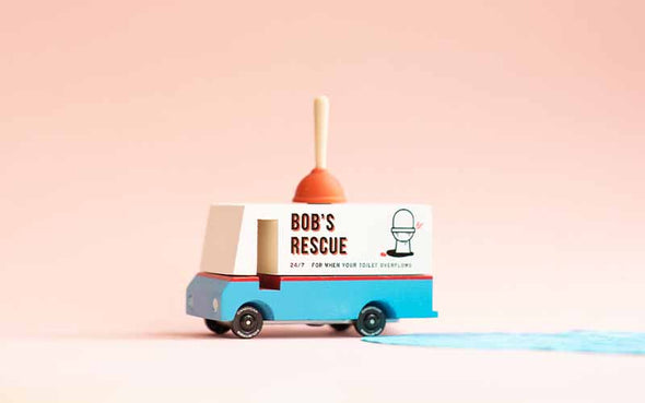 Spielzeugauto von Candylab Toys | CANDYCAR Klempnerwagen Holzauto - das perfekte Geschenk zur Aufmunterung nach einer harten Zeit