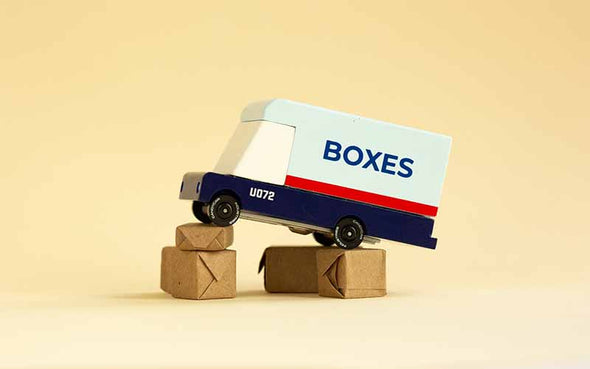 Spielzeugauto von Candylab Toys | CANDYCAR Mail Van Holzauto
