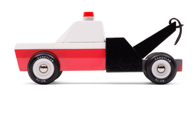 Roter Spielzeug Abschleppwagen Towie von Candylab Toys